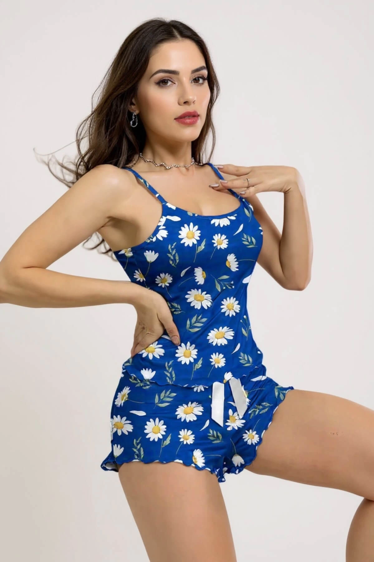 Papatya Desenli Mavi Askılı Şortlu Pijama Takımı